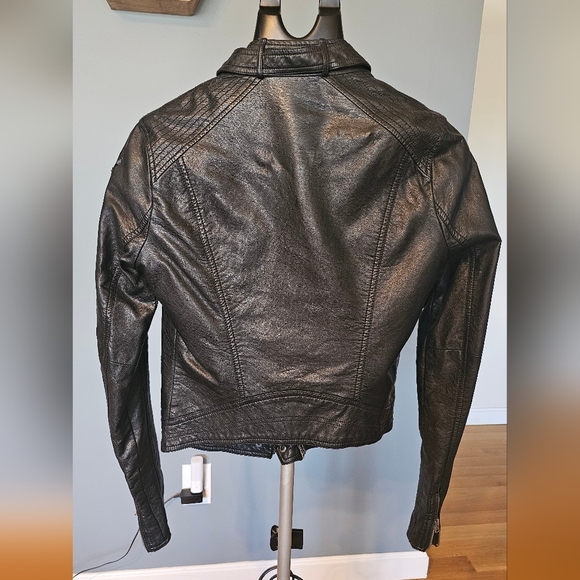 HOLLISTER FAUX LEATHER JACKET - DISTRESSED STYLE - SIZE SMALL - Picture 3 of 8